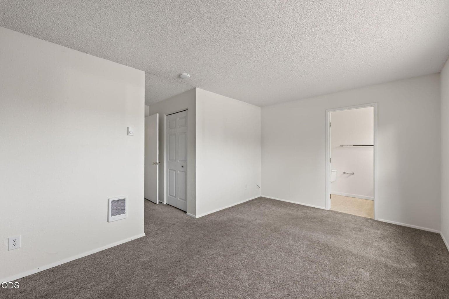 Photo of 897 E Desperado Trail 17 of 43