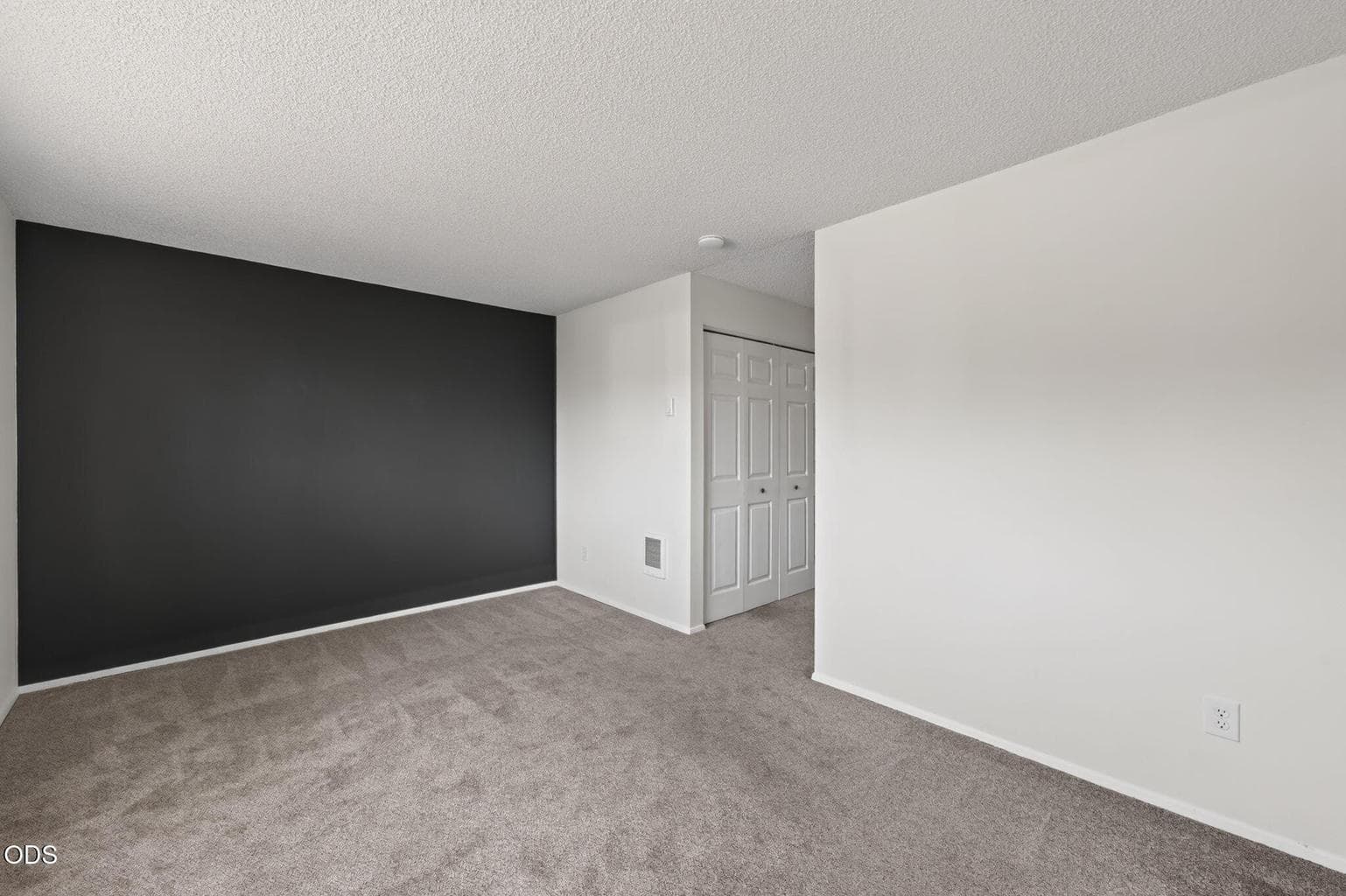 Photo of 897 E Desperado Trail 18 of 43