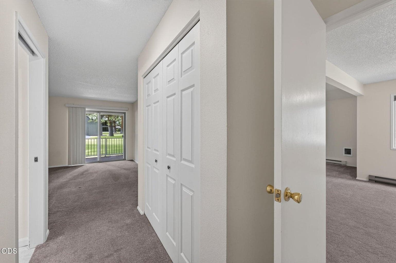 Photo of 897 E Desperado Trail 21 of 43
