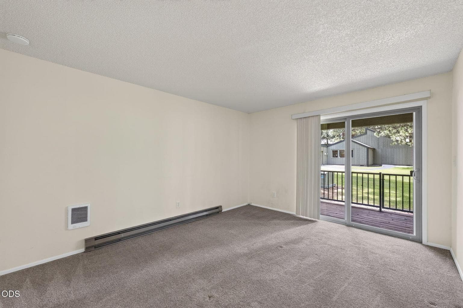Photo of 897 E Desperado Trail 22 of 43