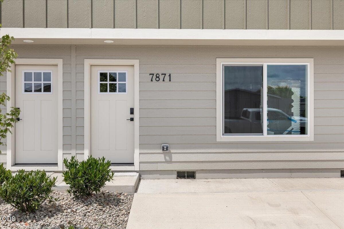 Photo of 7871 Houston Loop 2 of 15