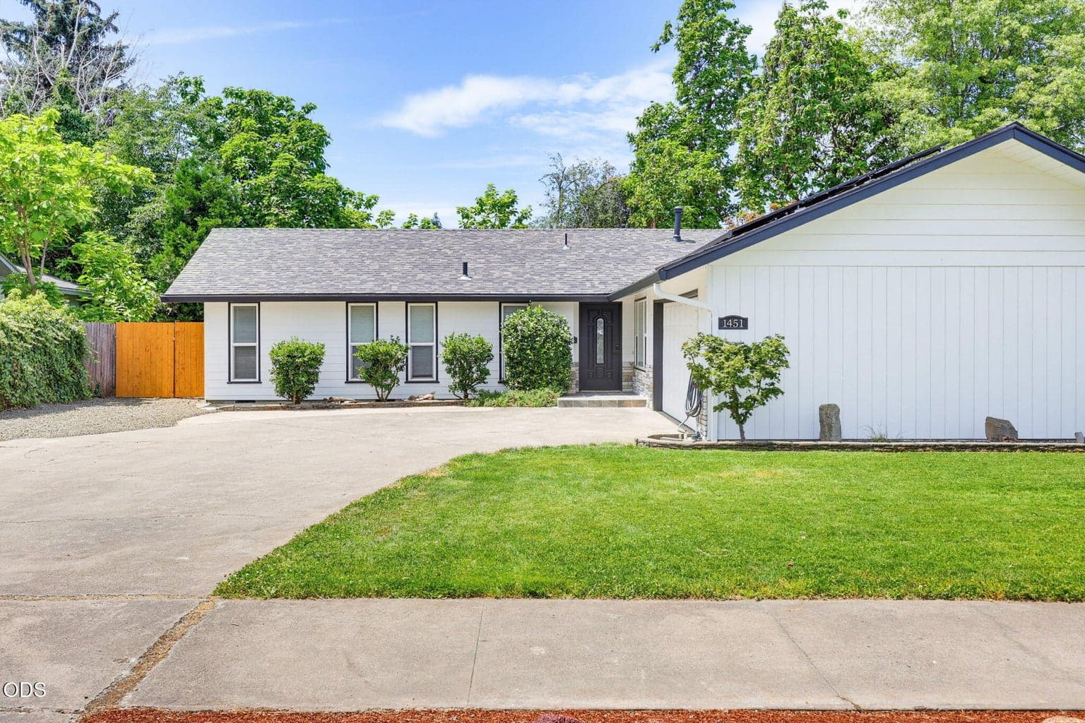 Photo of 1451 Bluebonnet 3 of 67