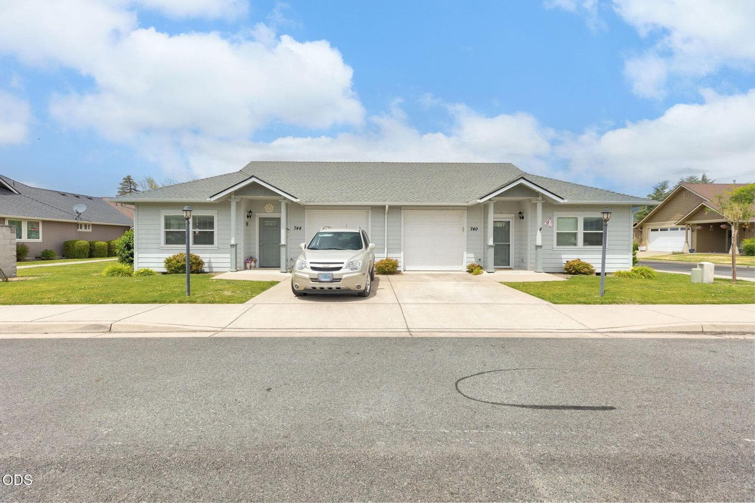 Photo of 740 Kinsington Court 5 of 20
