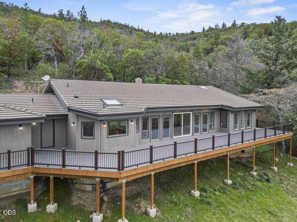Photo of 465 Strawberry Hill 2 of 47