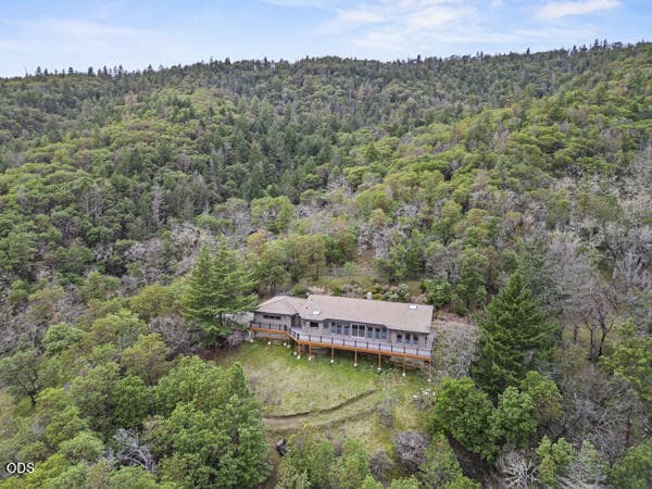 Photo of 465 Strawberry Hill 5 of 47