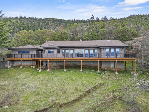 Photo of 465 Strawberry Hill 1 of 47