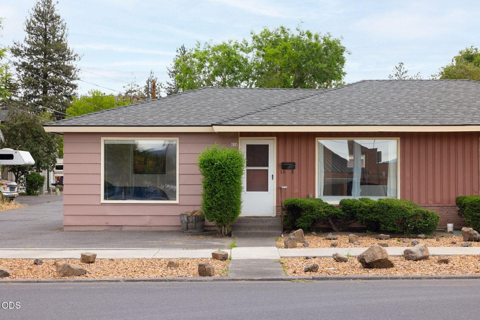 Photo of 820 4th 1 of 32