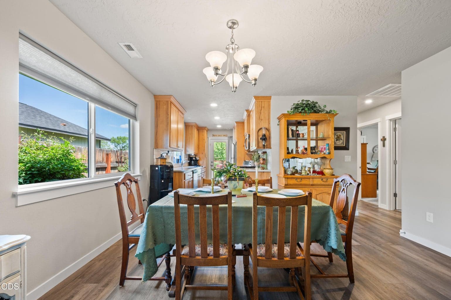 Photo of 1238 NW Seehale Avenue 8 of 39