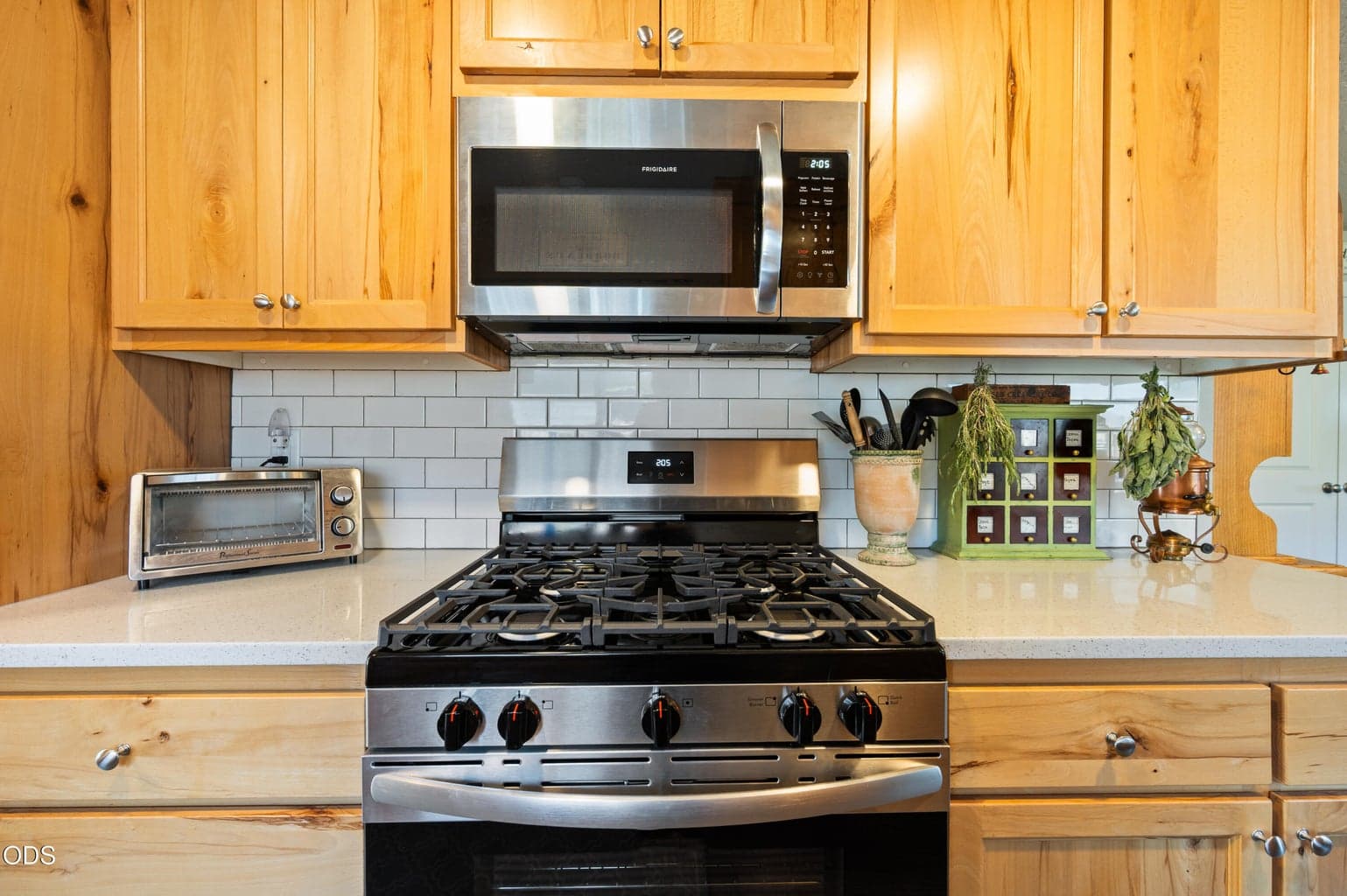 Photo of 1238 NW Seehale Avenue 14 of 39