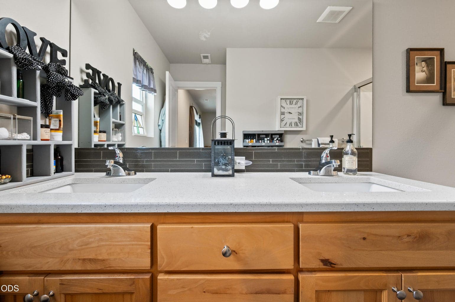 Photo of 1238 NW Seehale Avenue 22 of 39