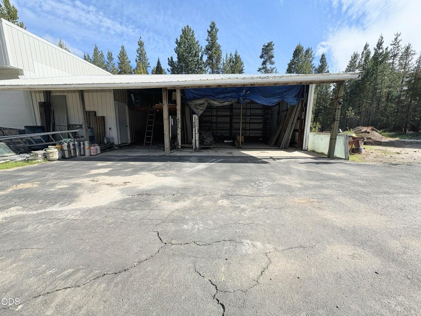 Photo of 15845 Burgess Road 6 of 31