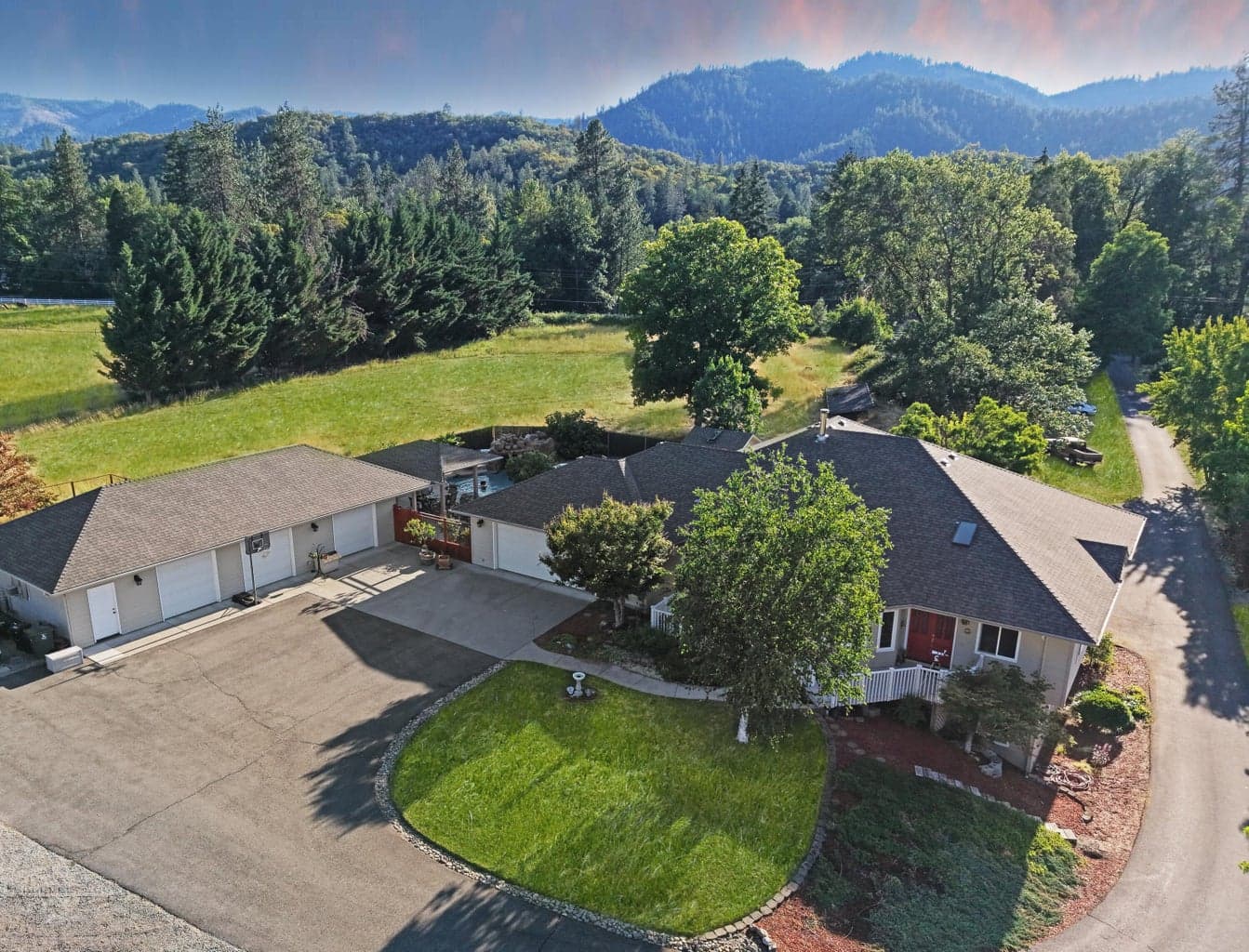 Photo of 295 Foots Creek 1 of 33