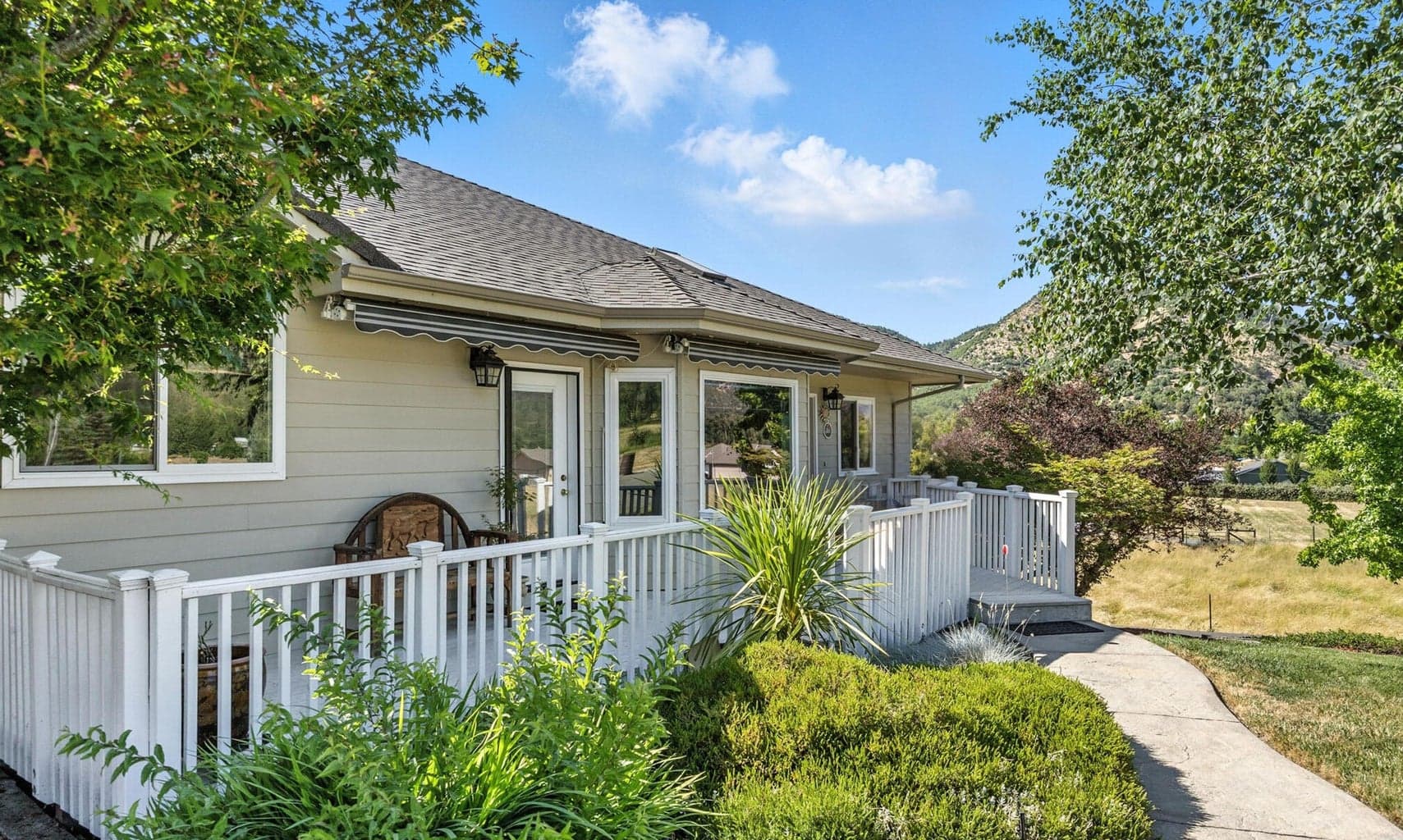 Photo of 295 Foots Creek 6 of 33