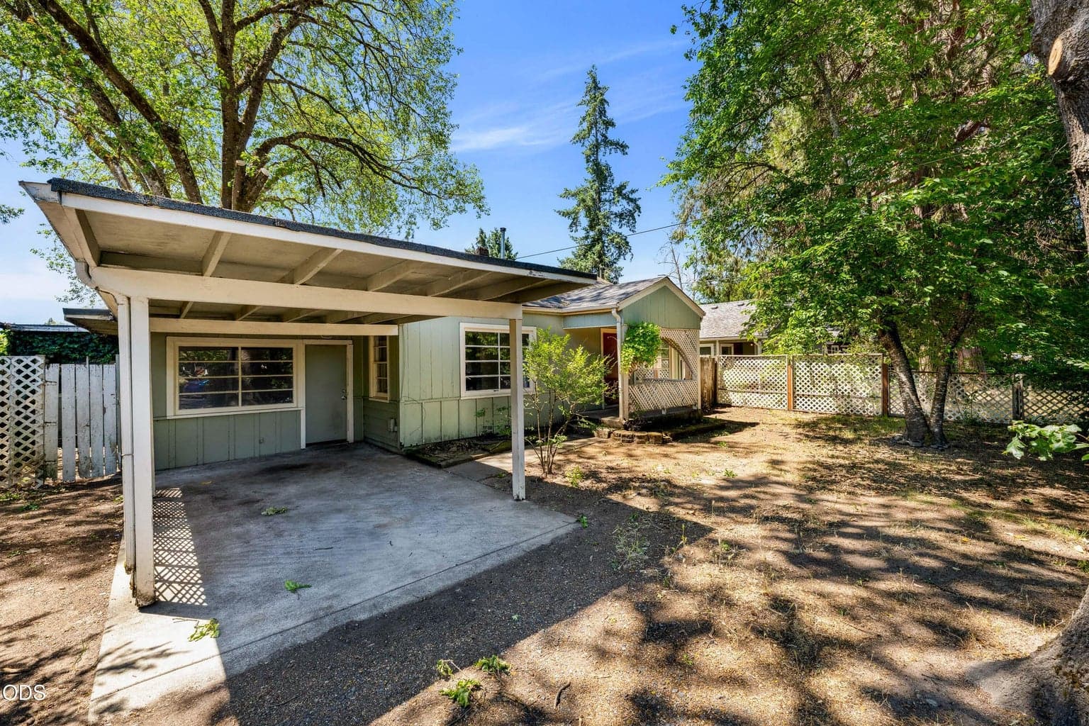 Photo of 1711 J 2 of 18