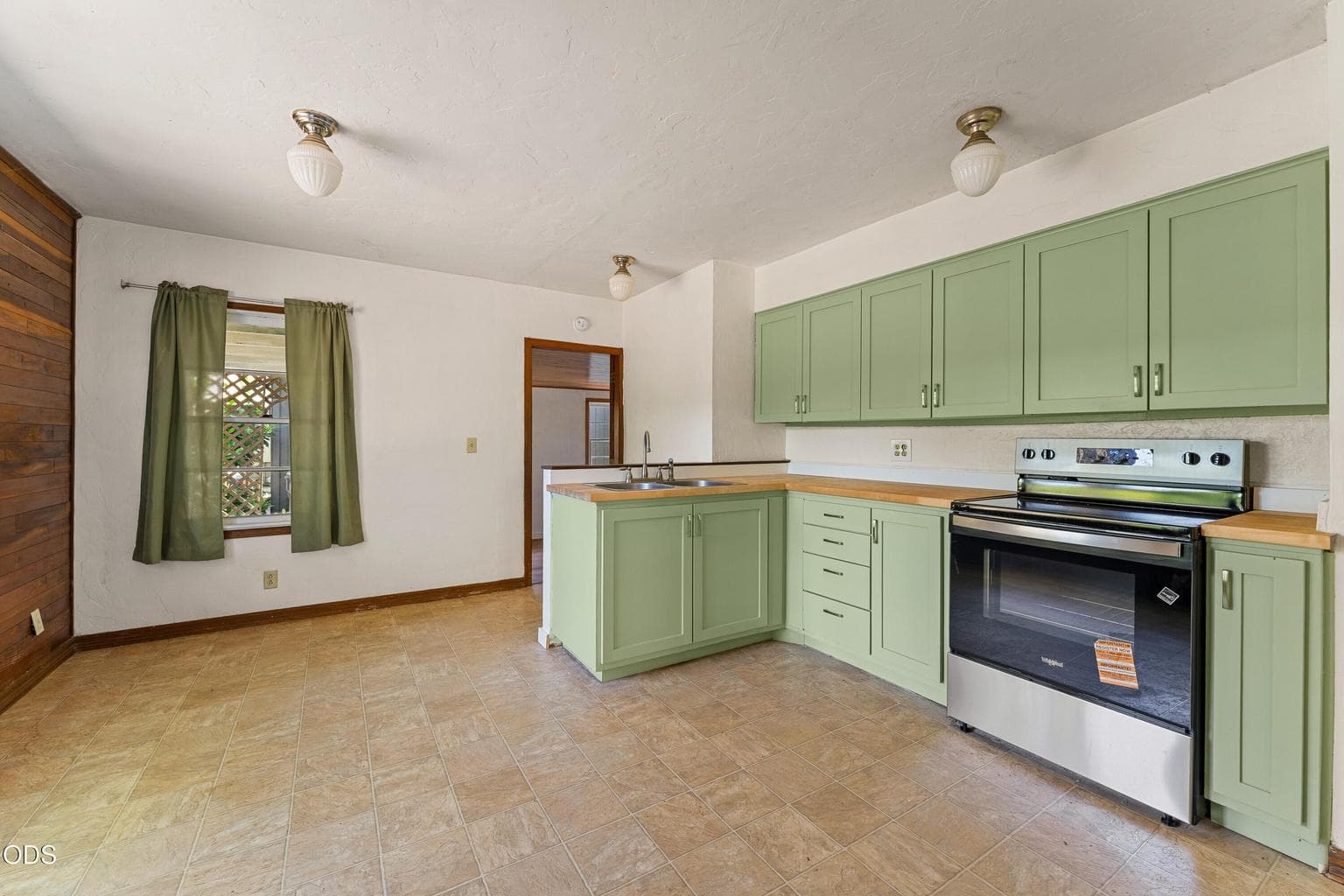 Photo of 1711 J 3 of 18