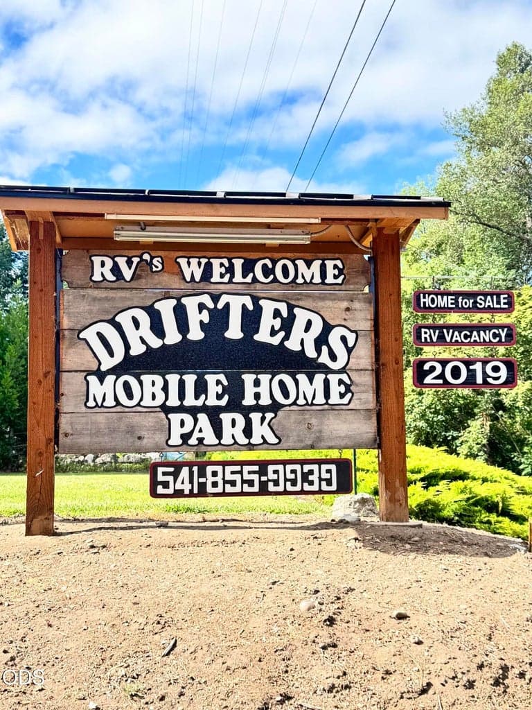 Photo of 2019 Rogue River Highway 1 of 19