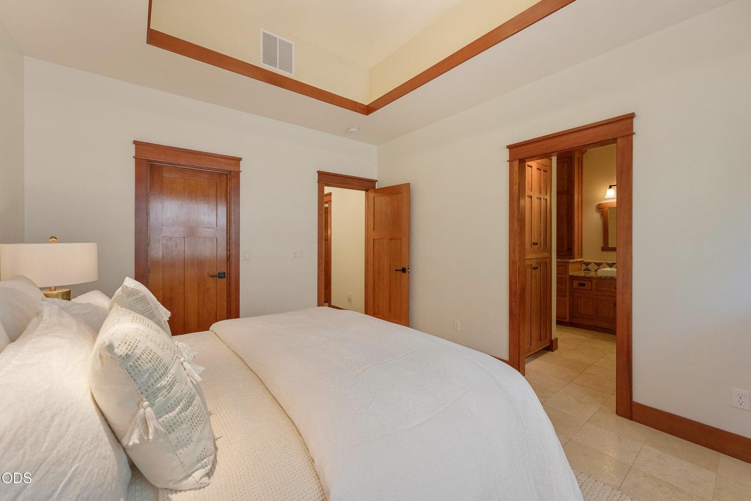 Photo of 20385 Penhollow Lane 18 of 37