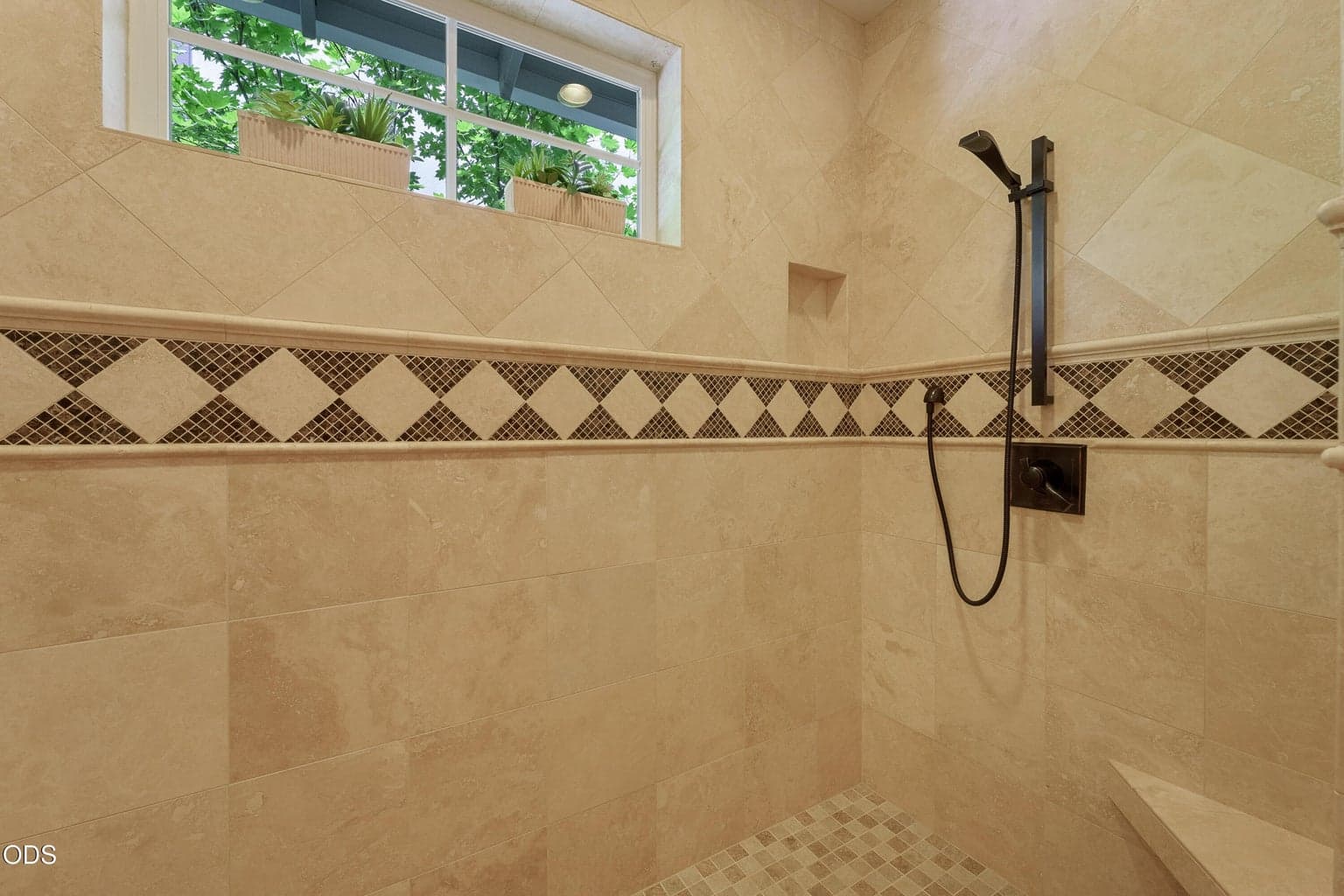 Photo of 20385 Penhollow Lane 23 of 37