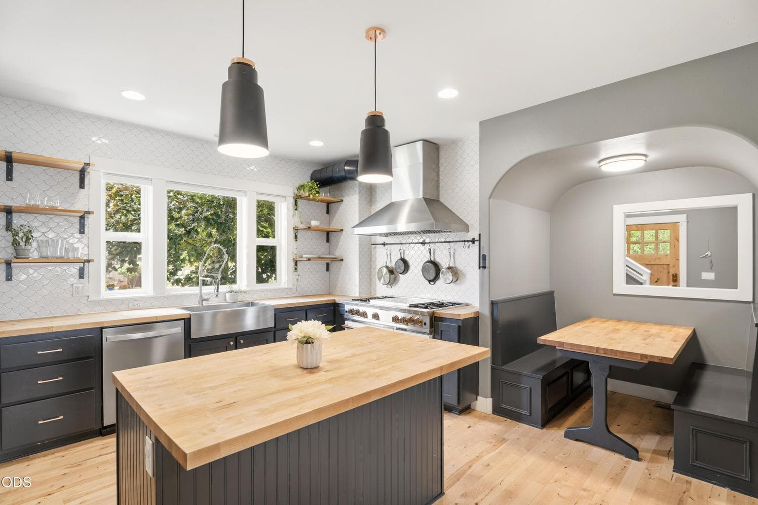 Photo of 63150 Peale Street 5 of 47