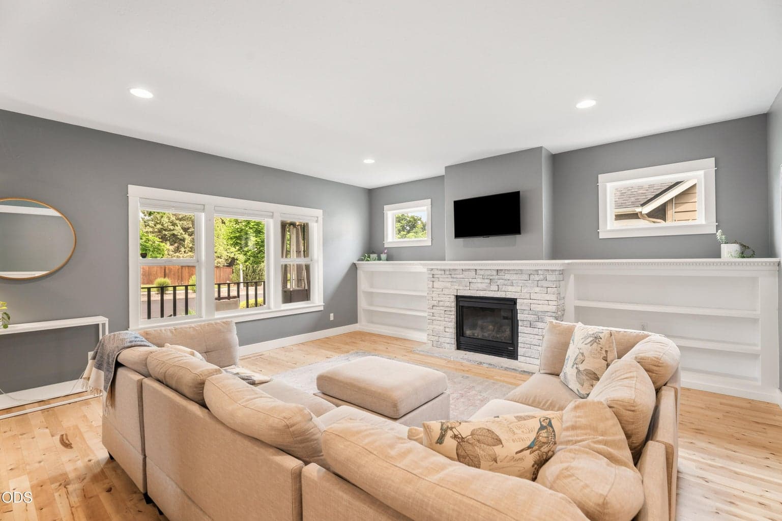 Photo of 63150 Peale Street 15 of 47