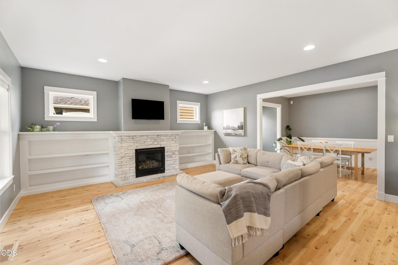 Photo of 63150 Peale Street 16 of 47