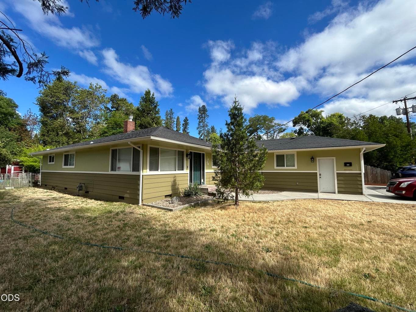 Photo of 1024 Hawthorne Avenue 2 of 25