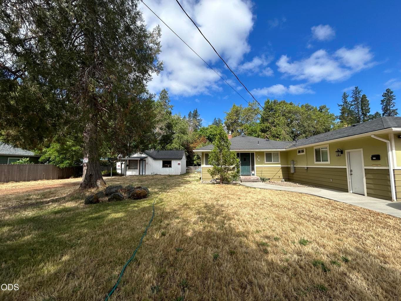 Photo of 1024 Hawthorne Avenue 4 of 25