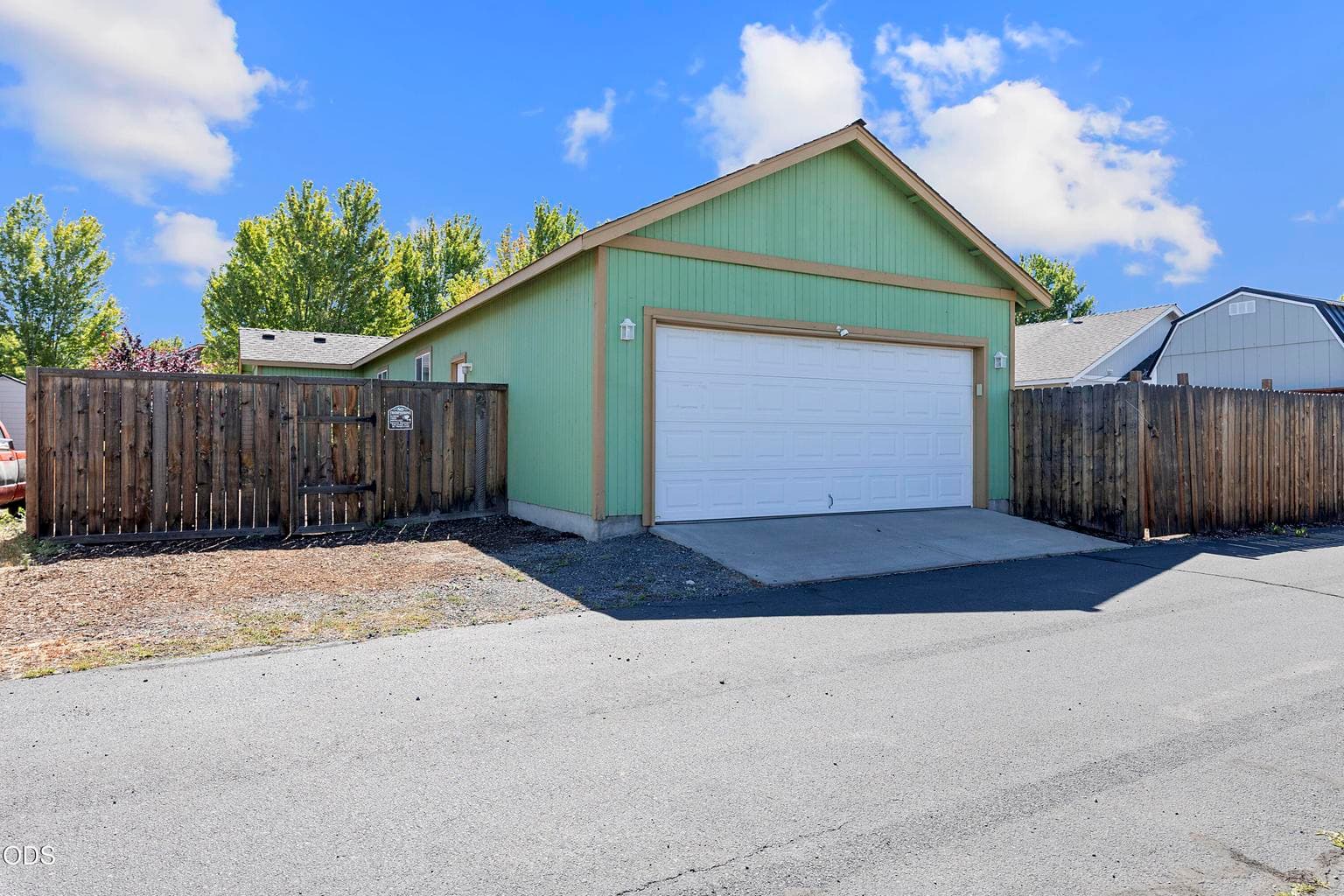 Photo of 1345 NE 3rd Street 23 of 27