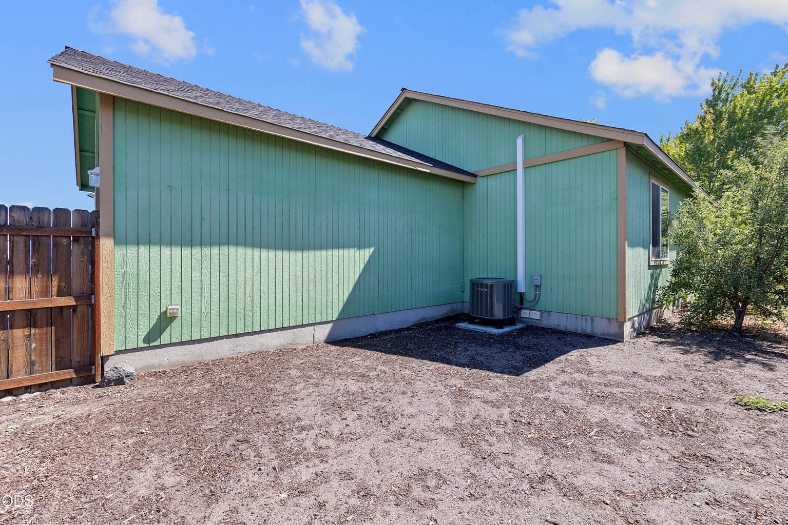 Photo of 1345 NE 3rd Street 25 of 27