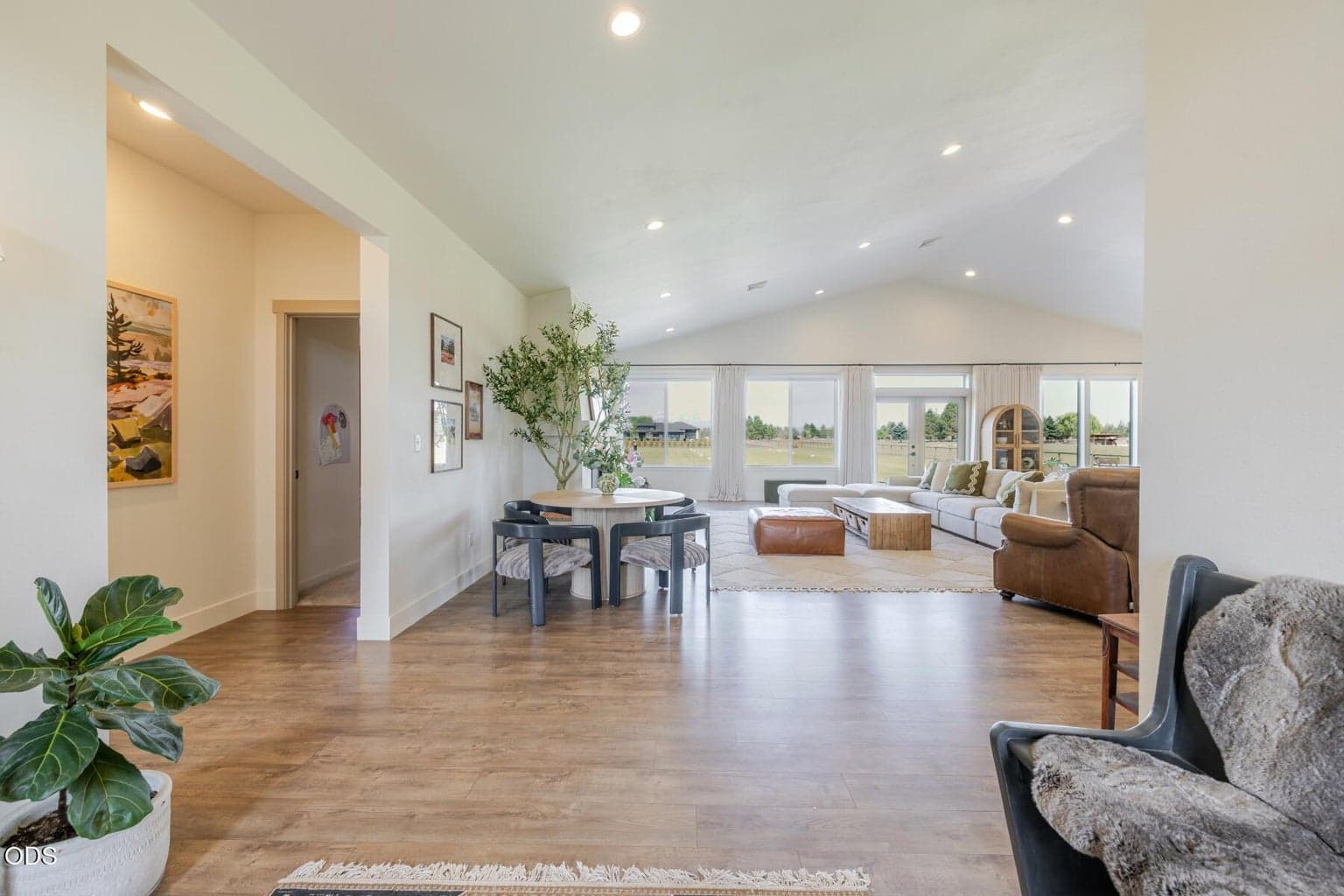 Photo of 64794 Hunnell 3 of 50