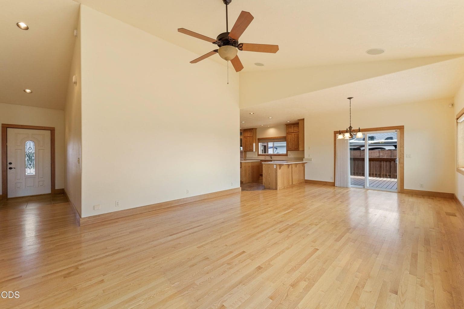 Photo of 3099 SW Cascade Vista Drive 7 of 46