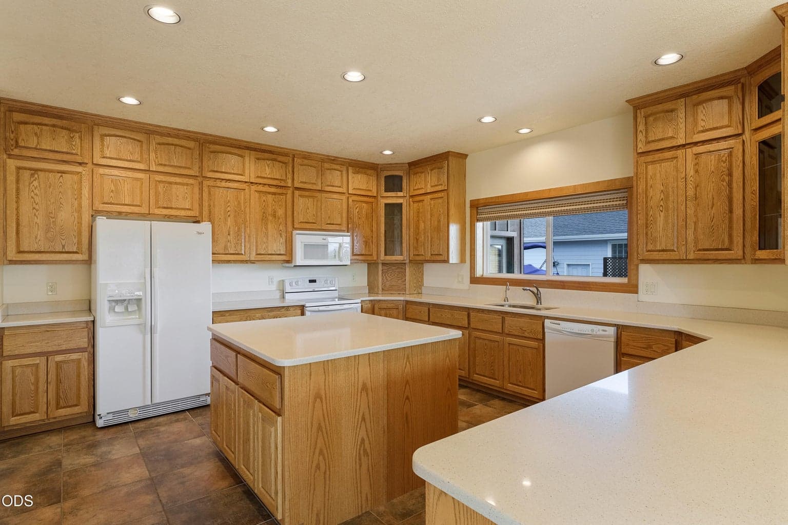 Photo of 3099 SW Cascade Vista Drive 13 of 46