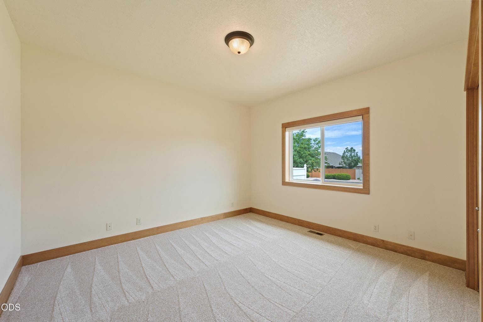 Guest bedroom 1