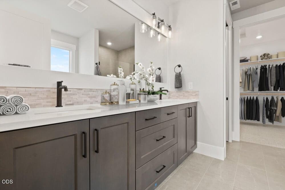 Photo of 3059 NE Brownstone Place 6 of 25