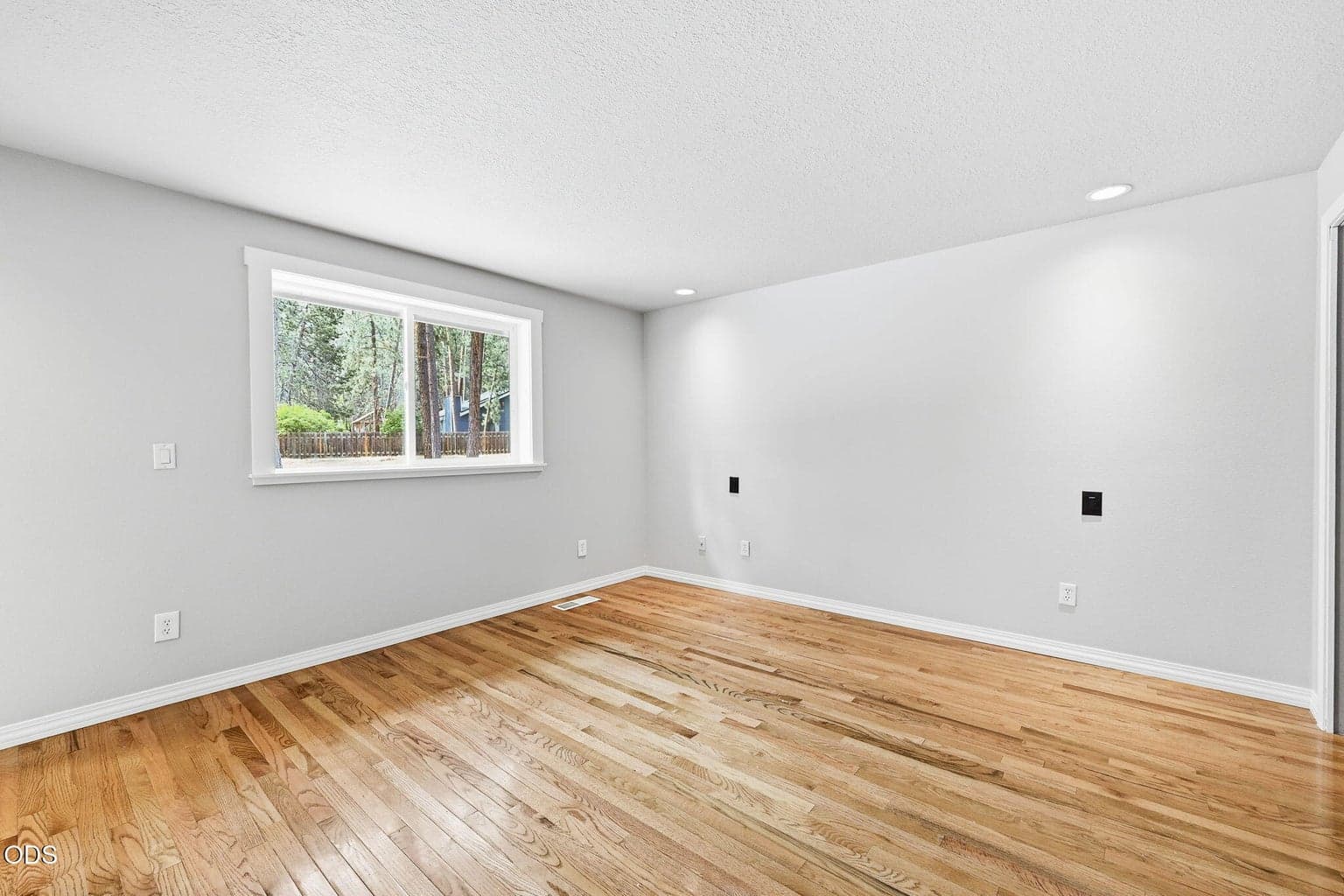 Photo of 19637 Poplar Street 18 of 50
