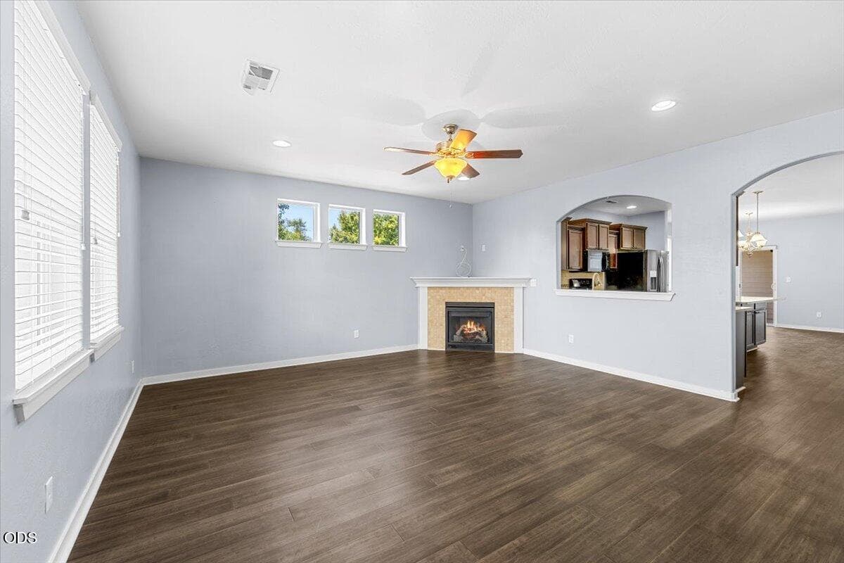 Photo of 1403 Spring 3 of 20