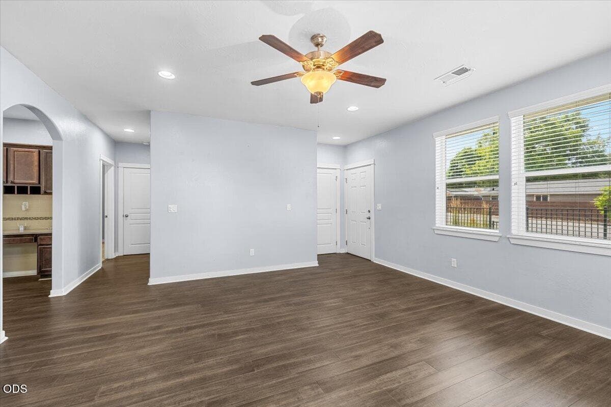 Photo of 1403 Spring 5 of 20