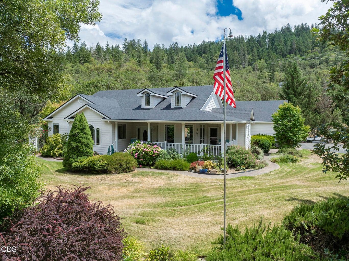Photo of 279 Ridgefield 2 of 62