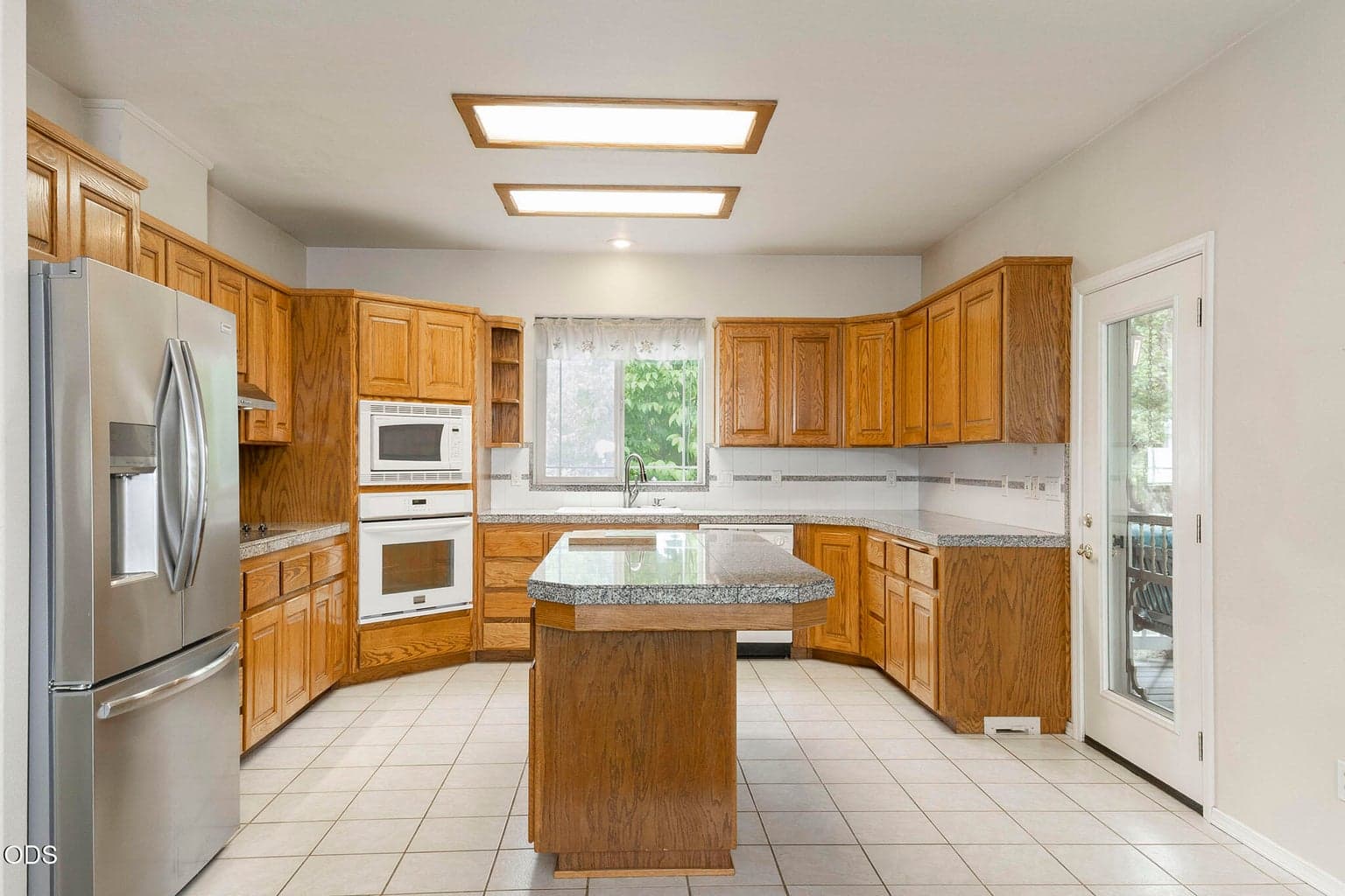 Photo of 279 Ridgefield 5 of 62