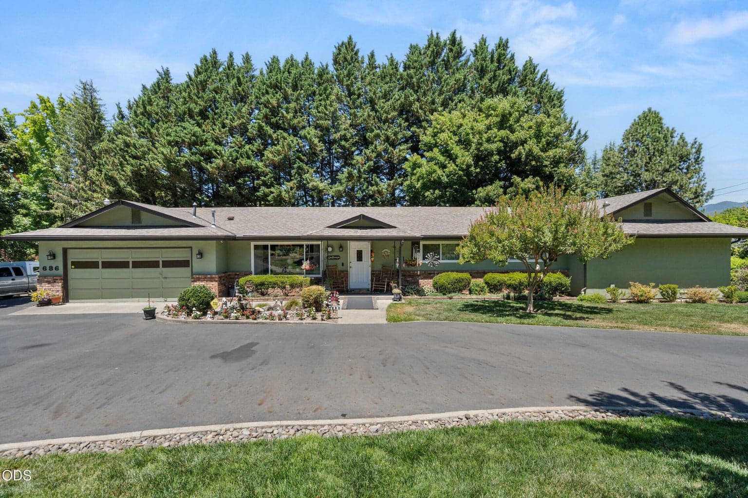 Photo of 686 Towne 1 of 36