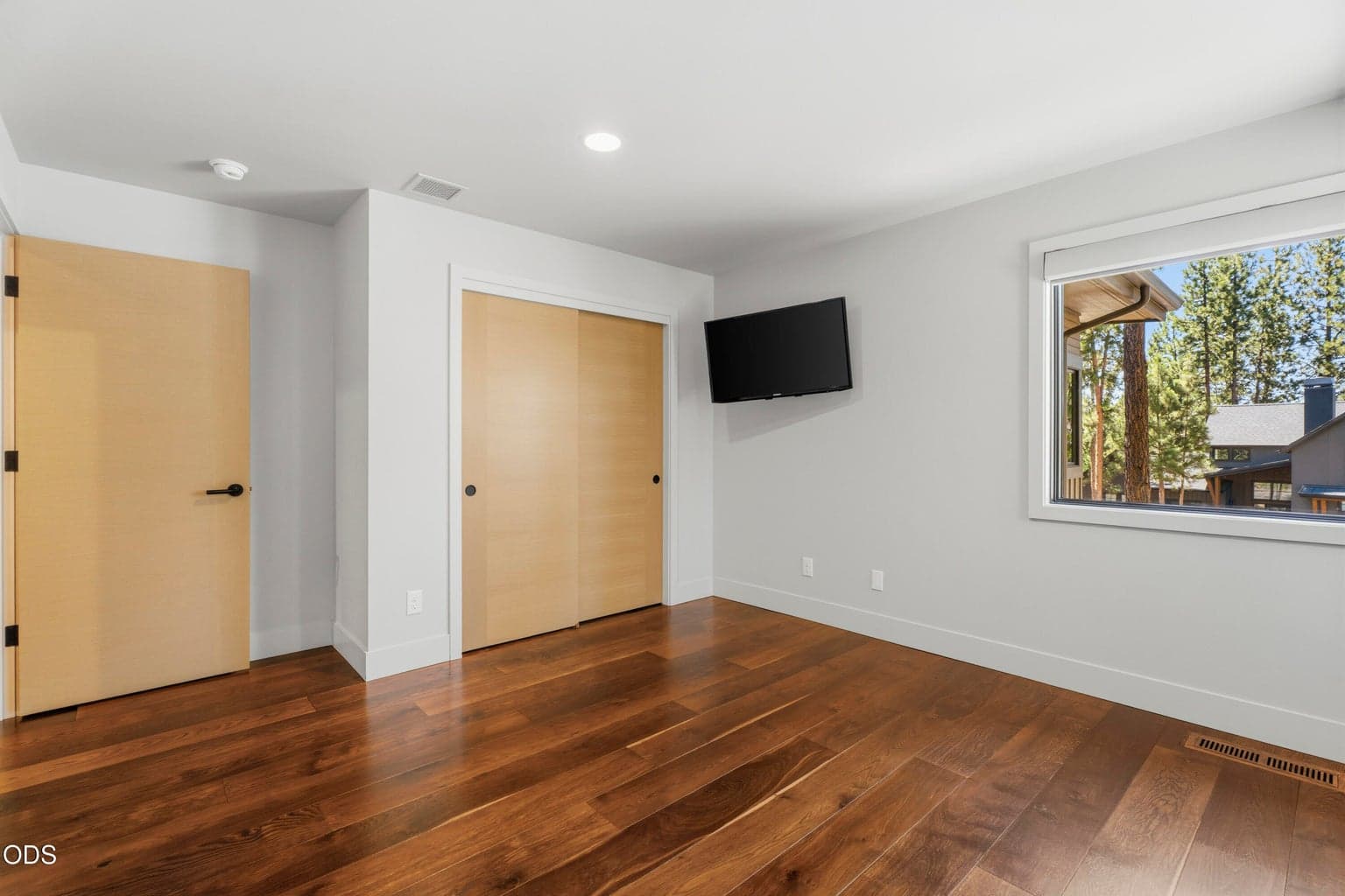 Photo of 19450 Bainbridge Court 29 of 54