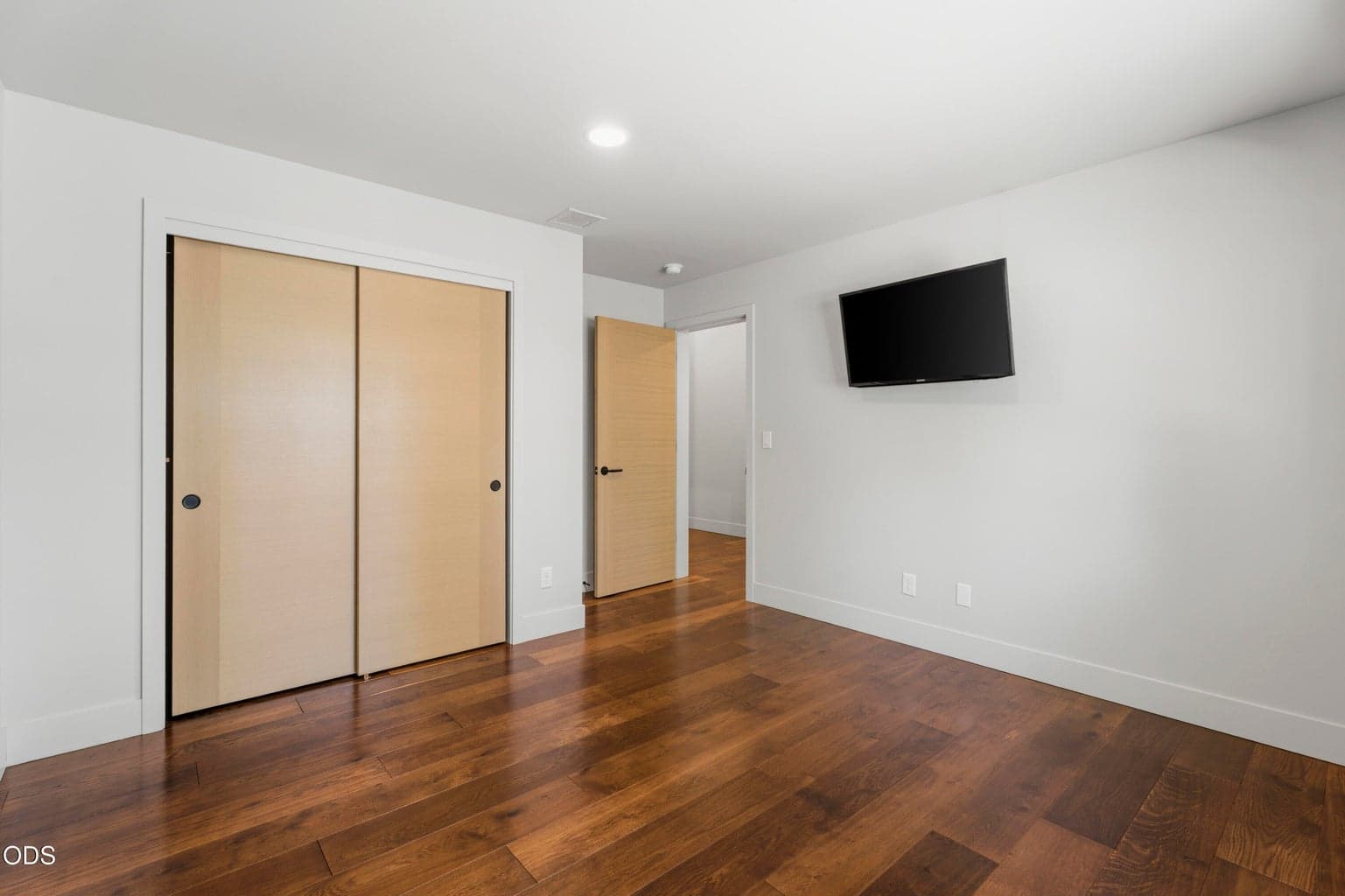 Photo of 19450 Bainbridge Court 31 of 54