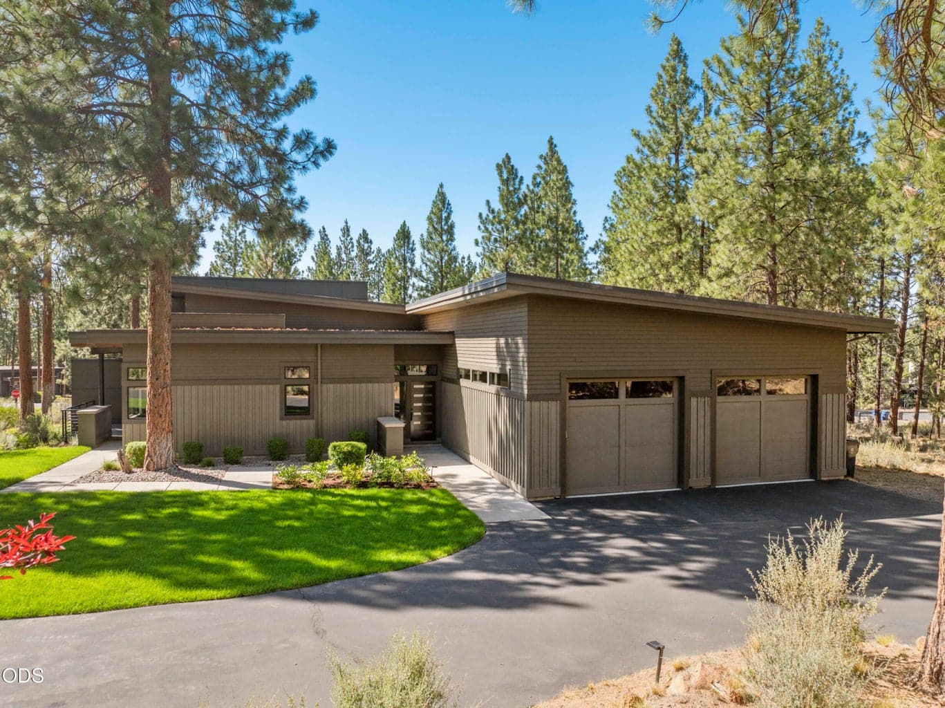 Photo of 19450 Bainbridge Court 33 of 54