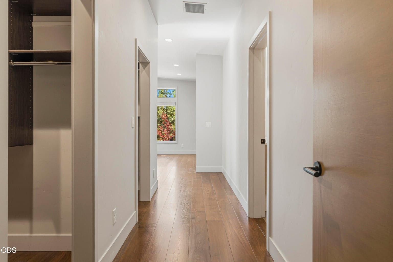 Photo of 19450 Bainbridge Court 18 of 54