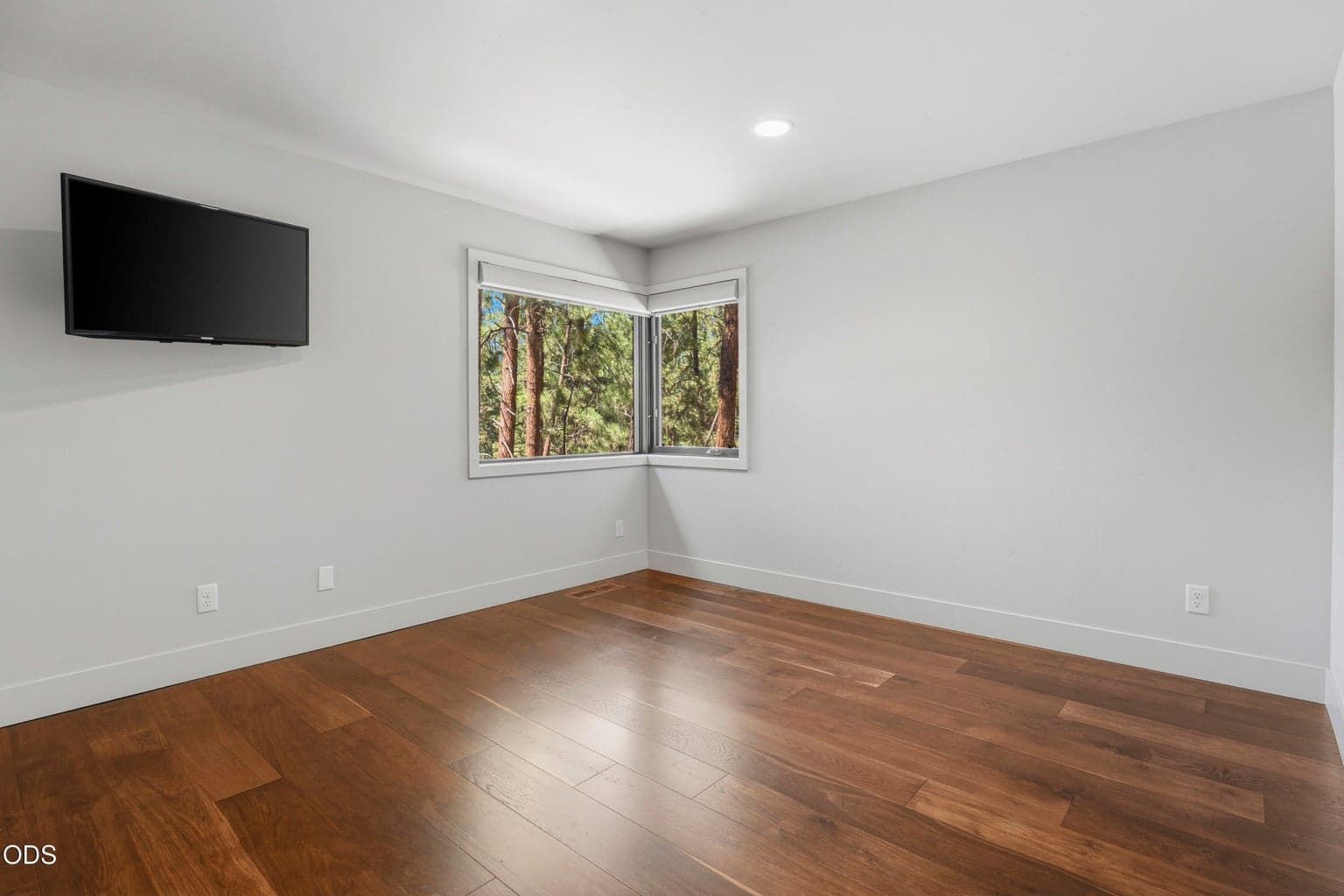 Photo of 19450 Bainbridge Court 30 of 54