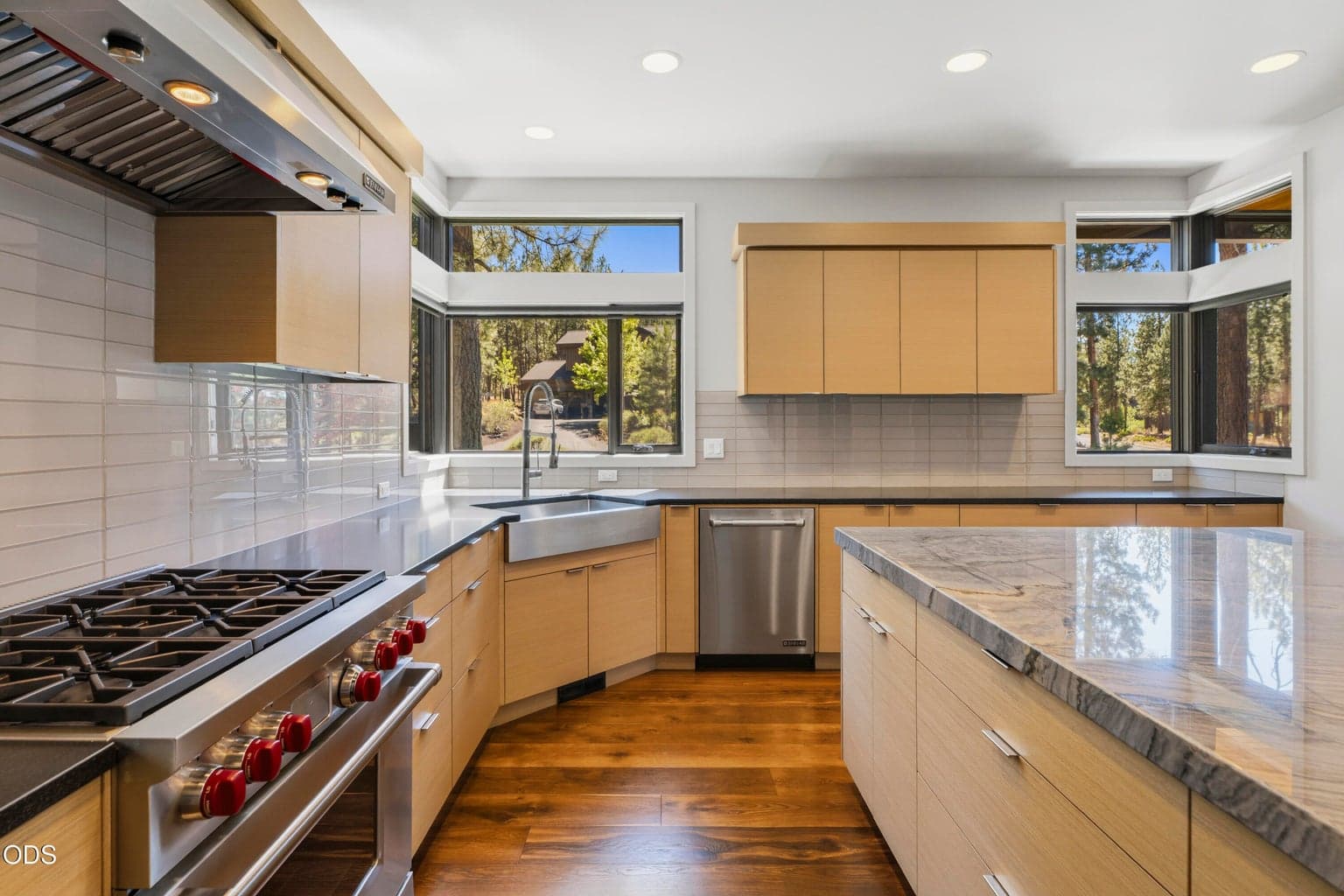 Photo of 19450 Bainbridge Court 10 of 54