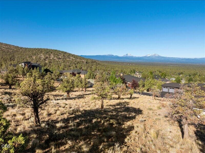 Photo of 1340 View Point 4 of 37
