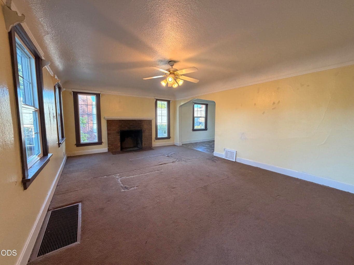 Photo of 718 Roseway 5 of 24