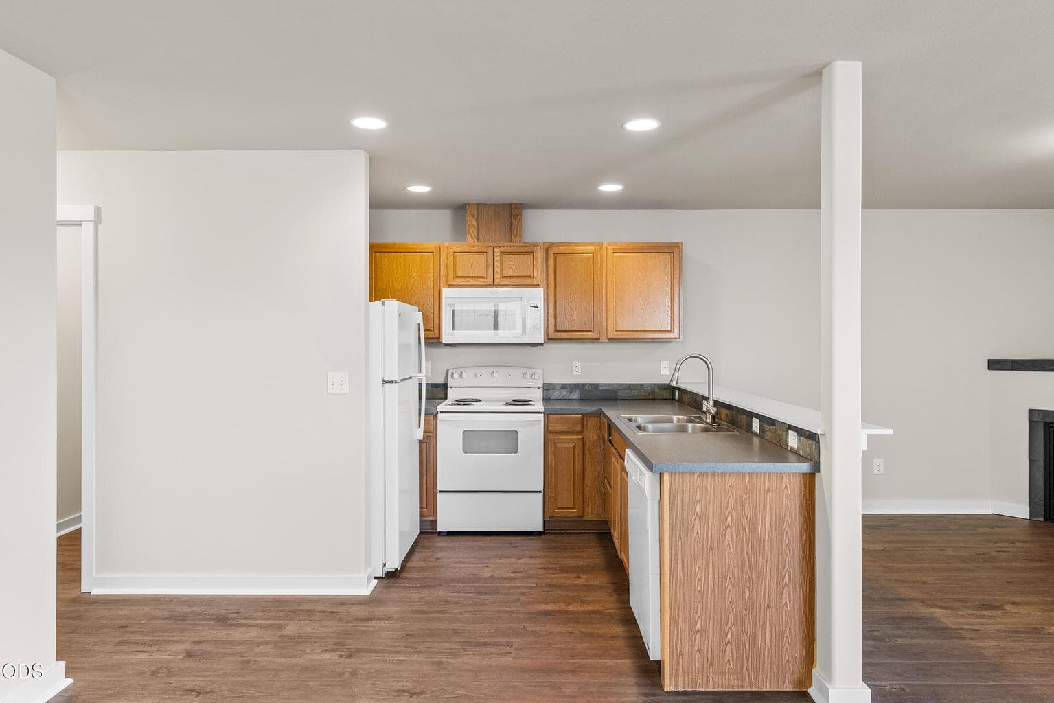 Photo of 1214 SW 27th Street 11 of 34