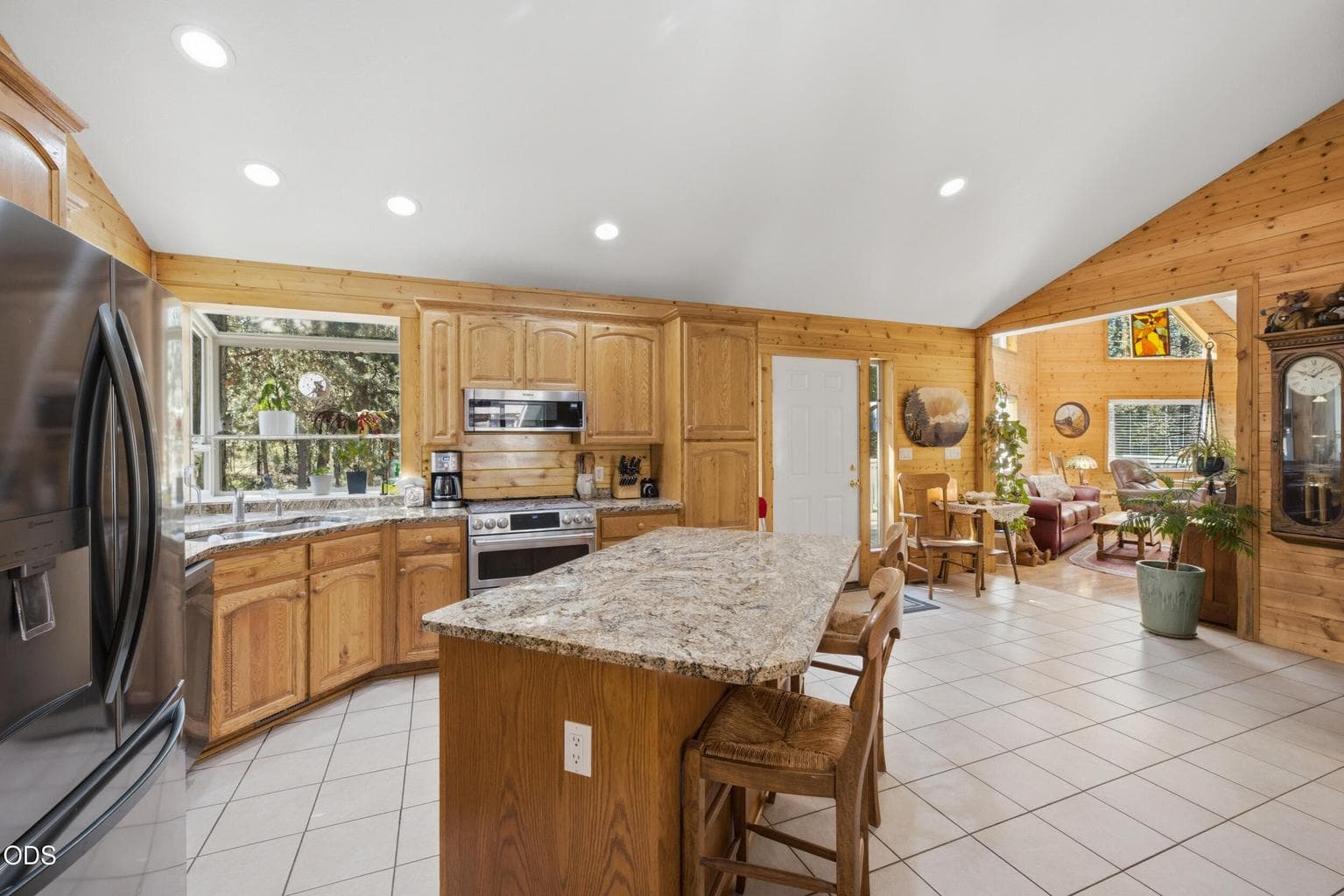 Photo of 16356 Park Drive 4 of 47